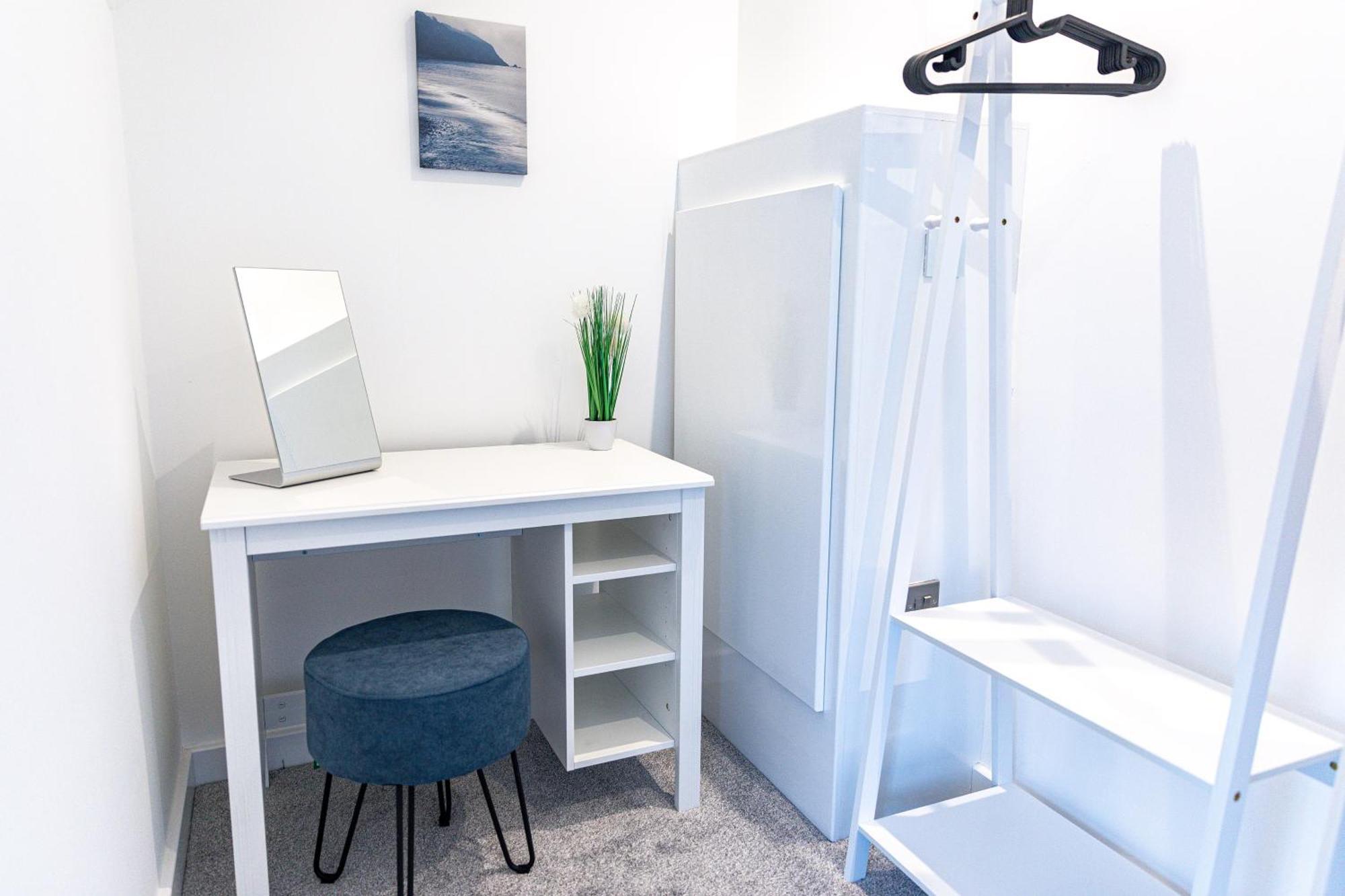 Apartamento Stylish & Contemporary 2-Bed Townhouse - Parking - Wi-Fi - Netflix Worksop Exterior foto