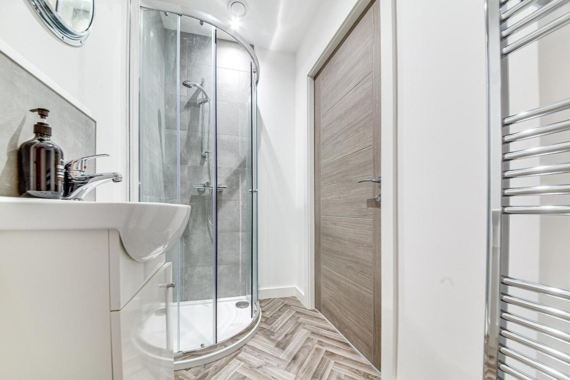 Apartamento Stylish & Contemporary 2-Bed Townhouse - Parking - Wi-Fi - Netflix Worksop Exterior foto